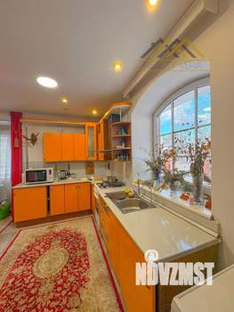 Дом 500м&sup2;, 2-этажный, на длительный срок, 