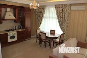 Дом 220м&sup2;, 3-этажный, посуточно, 