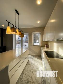 Дом 245м&sup2;, 3-этажный, на длительный срок, 