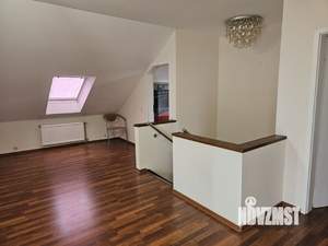 Коттедж 180м², 2-этажный, на длительный срок, 