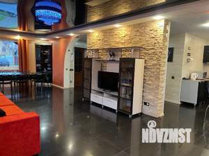 Дом 205м&sup2;, 2-этажный, посуточно, 