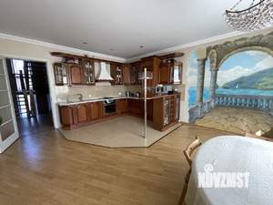 Дом 272м², 3-этажный, на длительный срок, 