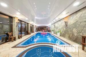 Дом 1000м&sup2;, 2-этажный, посуточно, 