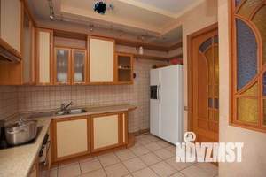 Дом 650м², 3-этажный, посуточно, 