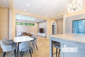 Коттедж 250м², 2-этажный, на длительный срок, 