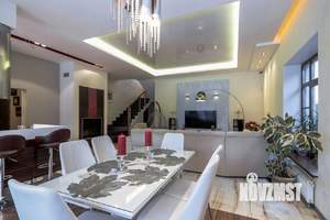 Дом 250м², 3-этажный, на длительный срок, 