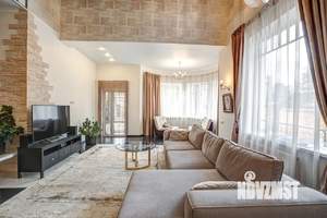 Коттедж 250м², 2-этажный, на длительный срок, 