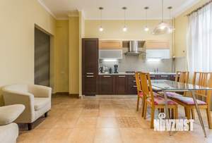 Таунхаус 135м², 3-этажный, на длительный срок, 