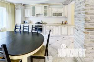 Дом 200м&sup2;, 2-этажный, посуточно, 