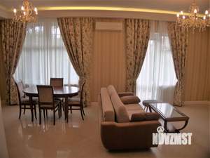 Таунхаус 220м², 3-этажный, на длительный срок, 
