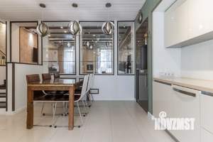 Таунхаус 230м², 3-этажный, на длительный срок, 