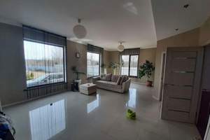 Дом 180м², 2-этажный, на длительный срок, 