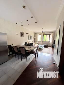 Таунхаус 260м², 4-этажный, на длительный срок, 