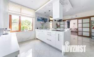 Дом 300м², 2-этажный, на длительный срок, 