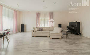 Дом 250м², 2-этажный, на длительный срок, 