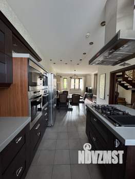 Таунхаус 260м², 4-этажный, на длительный срок, 