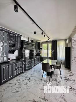 Коттедж 245м&sup2;, 2-этажный, на длительный срок, 