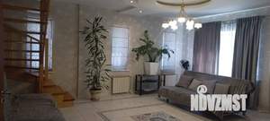 Дом 250м², 3-этажный, на длительный срок, 