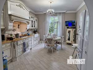 Дом 220м², 2-этажный, на длительный срок, 