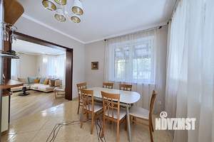 Дом 203м², 2-этажный, на длительный срок, 