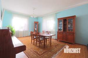 Коттедж 340м&sup2;, 2-этажный, на длительный срок, 