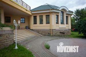 Дом 650м&sup2;, 3-этажный, посуточно, 