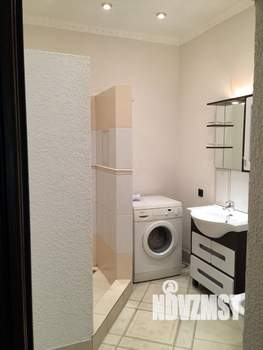 Дом 220м&sup2;, 2-этажный, на длительный срок, 