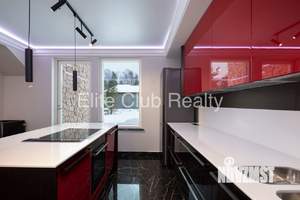 Коттедж 287м&sup2;, 2-этажный, на длительный срок, 