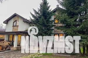 Дом 240м², 2-этажный, посуточно, 