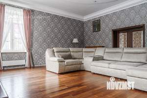 Коттедж 550м&sup2;, 2-этажный, на длительный срок, 