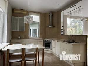 Дом 208м², 2-этажный, посуточно, 