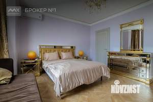 Дом 300м&sup2;, 2-этажный, на длительный срок, 