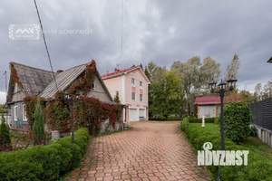 Коттедж 240м&sup2;, 3-этажный, на длительный срок, 