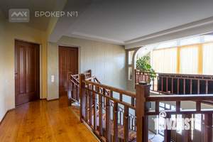 Коттедж 385м&sup2;, 2-этажный, на длительный срок, 