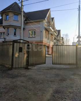 Дом 190м², 2-этажный, на длительный срок, 