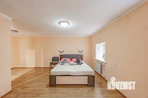 Дом 250м&sup2;, 2-этажный, на длительный срок, 