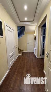 Таунхаус 210м², 3-этажный, на длительный срок, 