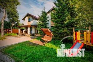 Дом 200м&sup2;, 2-этажный, посуточно, 