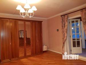 Дом 237м², 3-этажный, на длительный срок, 