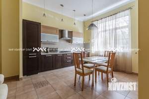 Таунхаус 135м², 3-этажный, на длительный срок, 