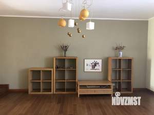 Таунхаус 180м², 3-этажный, на длительный срок, 