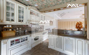 Дом 380м&sup2;, 3-этажный, на длительный срок, 