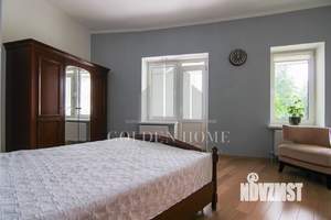 Дом 210м², 3-этажный, на длительный срок, 