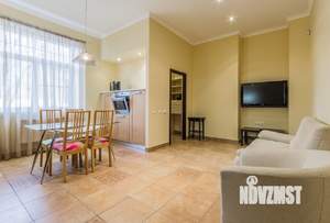 Таунхаус 135м², 3-этажный, на длительный срок, 