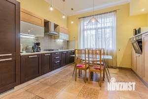 Таунхаус 135м², 3-этажный, на длительный срок, 