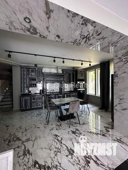 Коттедж 245м², 2-этажный, на длительный срок, 