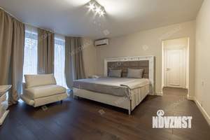 Коттедж 300м², 2-этажный, на длительный срок, 