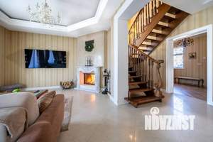 Дом 220м&sup2;, 3-этажный, посуточно, 