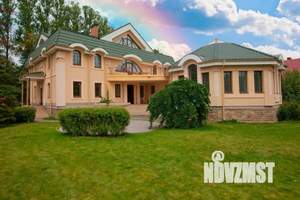 Дом 650м&sup2;, 3-этажный, посуточно, 