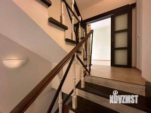 Таунхаус 186м&sup2;, 3-этажный, на длительный срок, 